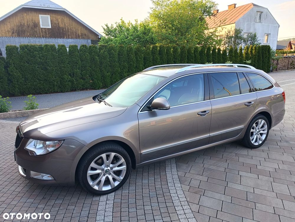 Skoda Superb 2.0 TDI DSG Exclusive - 9