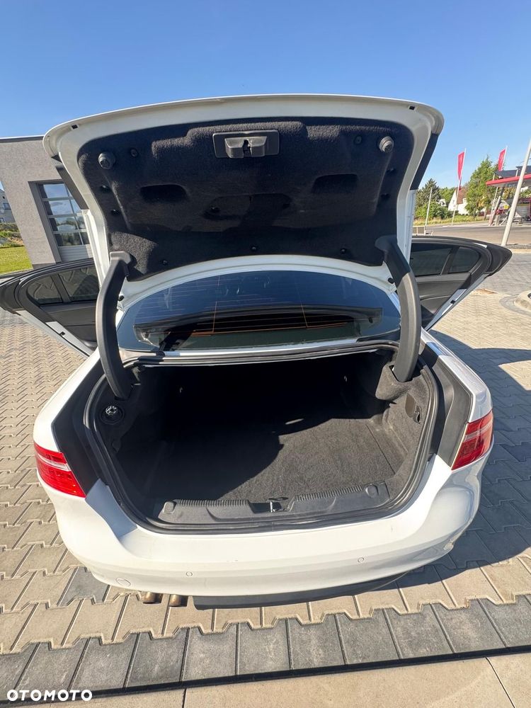 Jaguar XE 20d R-Sport Ingenium Edition - 19