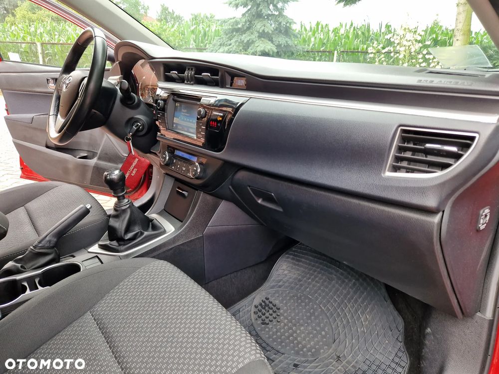 Toyota Corolla 1.6 Premium + - 25