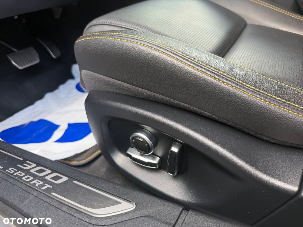 Jaguar XF 30t AWD 300 Sport - 16