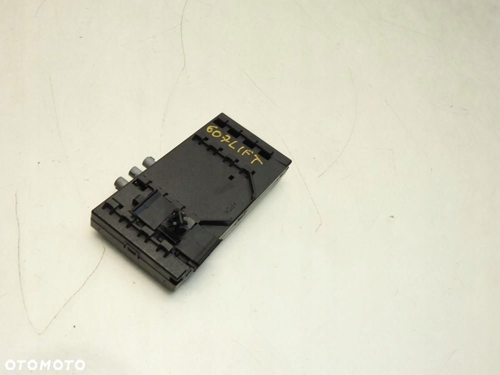 WZMACNIACZ ANTENY PEUGEOT 607 9655888380 - 4