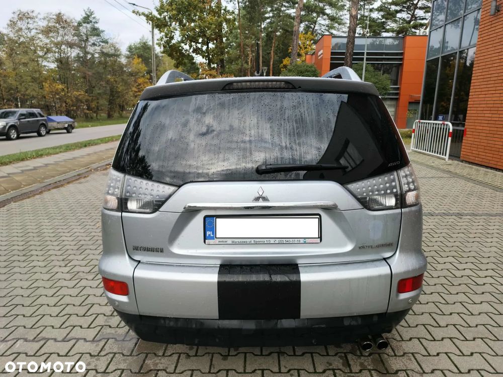 Mitsubishi Outlander 2.0 DID Intense + - 3