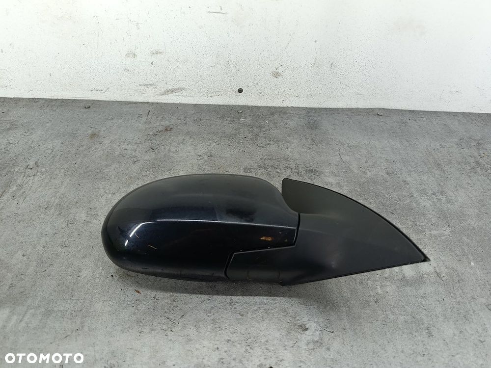LUSTERKO PRAWE HYUNDAI I30 I CW FL 87620-2R400 9F - 6