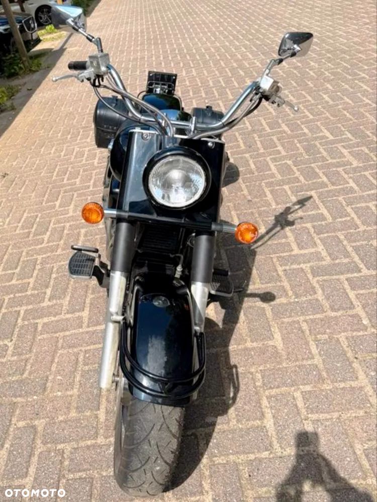 Suzuki Intruder - 2