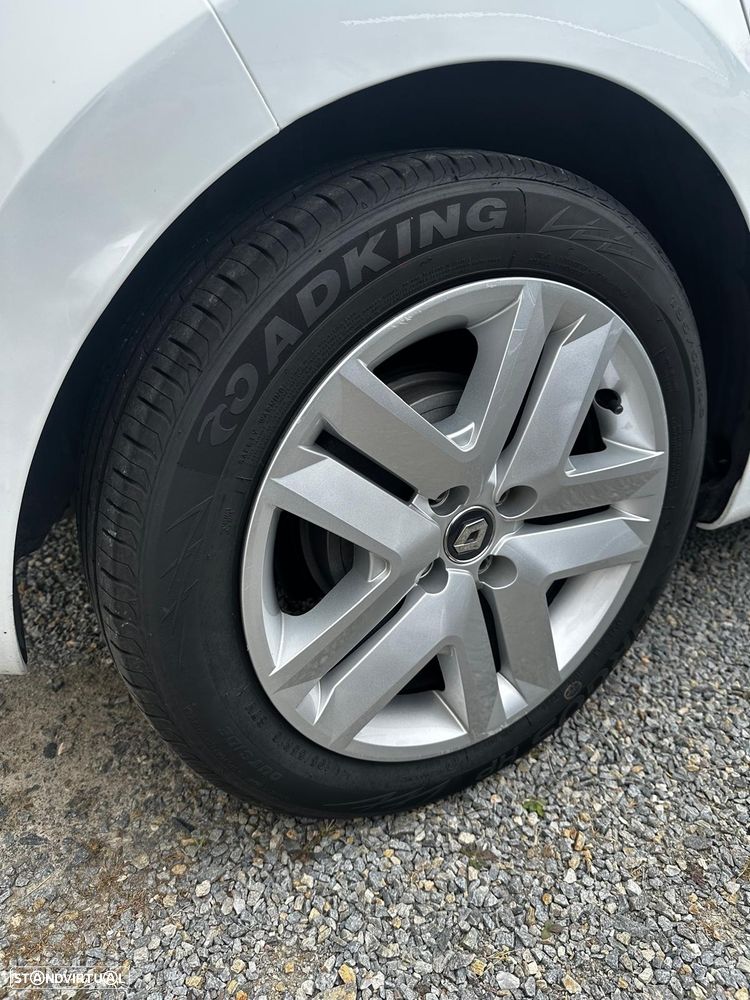 Renault Clio 1.6 E-Tech Intens - 18