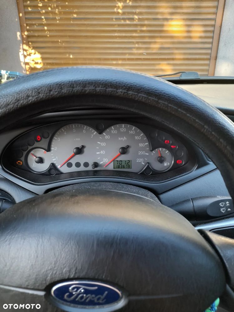 Ford Focus 1.6 FX - 4