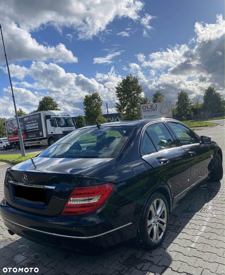 Mercedes-Benz Klasa C 180 CGI BlueEff Avantgarde - 5