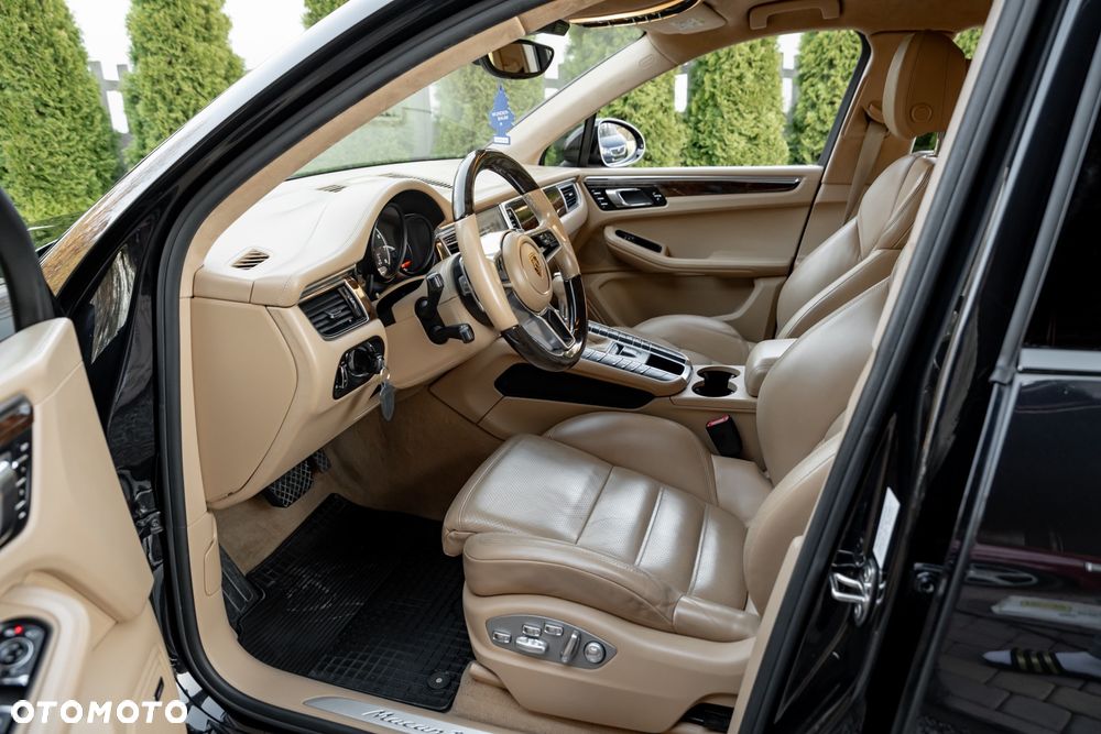 Porsche Macan Turbo - 16