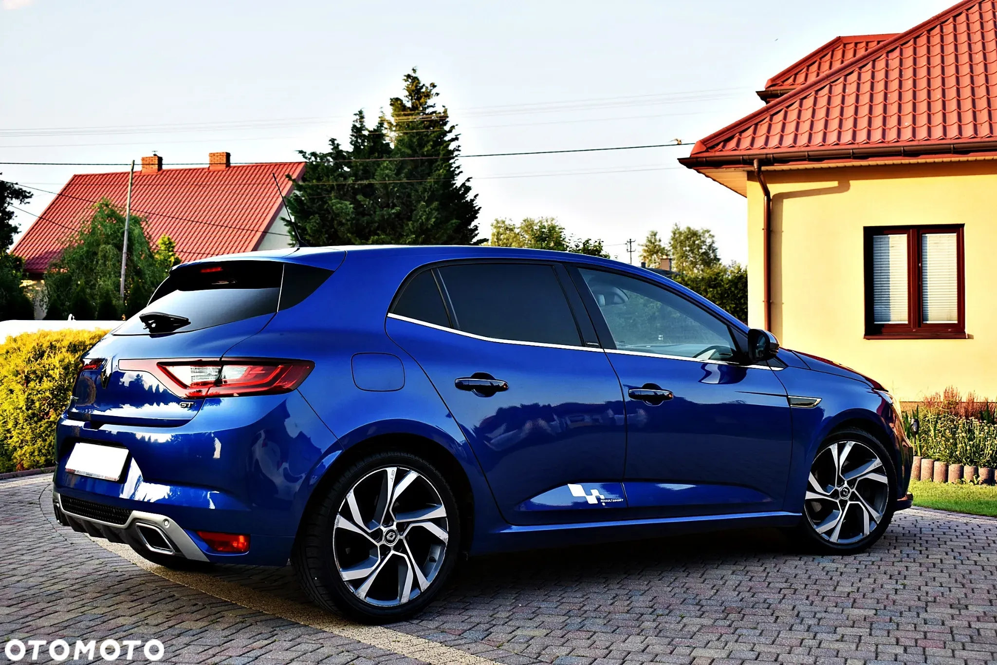 Renault Megane ENERGY TCe 205 EDC GT - 8