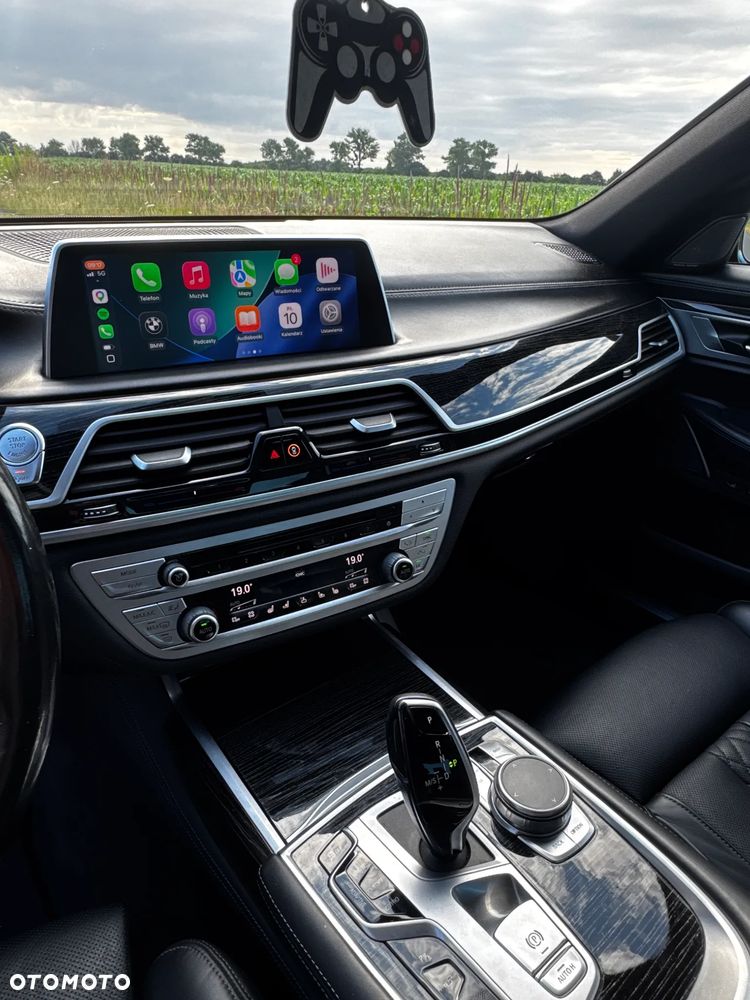 BMW Seria 7 750i xDrive - 9
