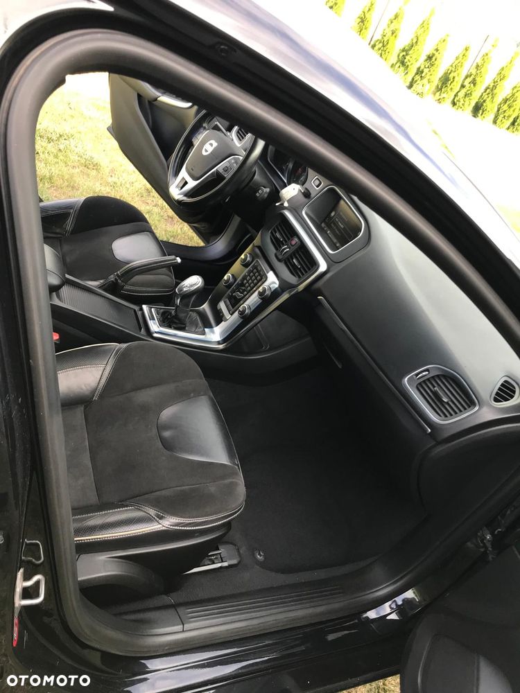 Volvo V40 D2 R-Design - 5