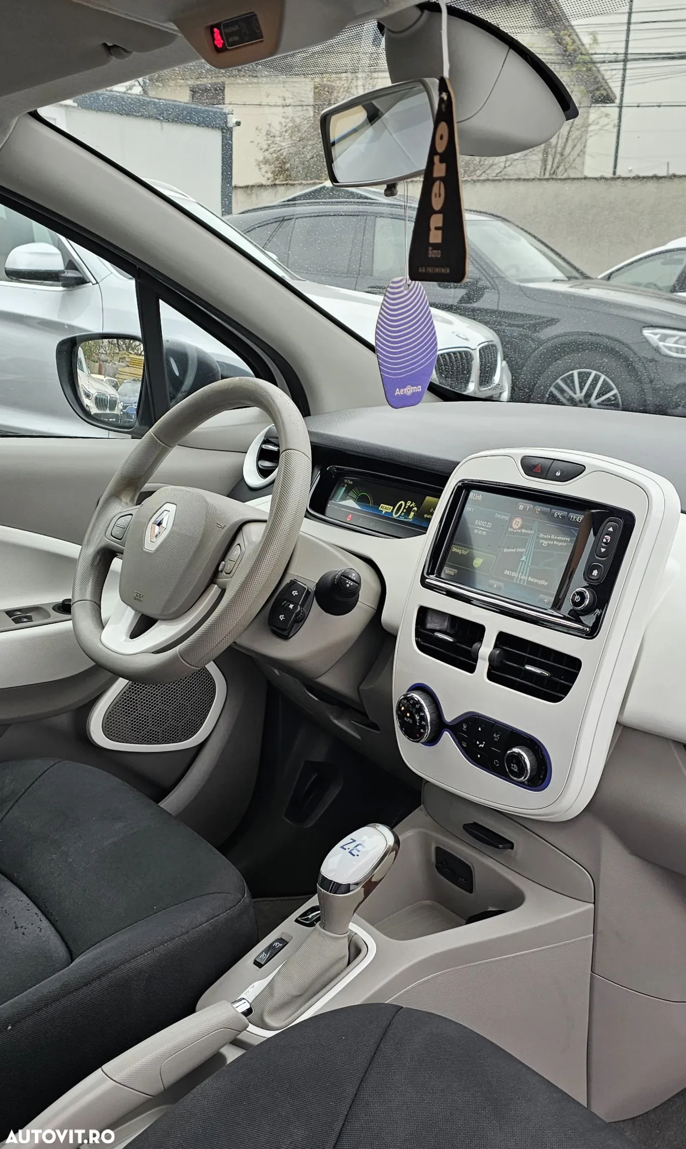 Renault ZOE - 8