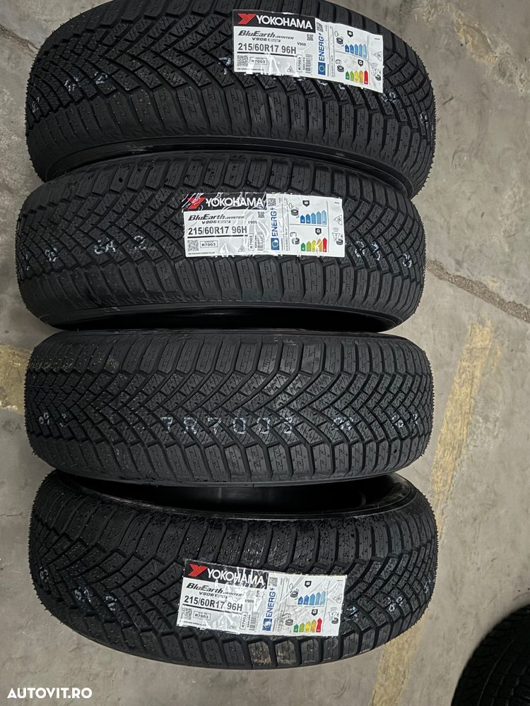 Vând 4 anvelope 215/60/17 Yokohama de iarnă noi - 1