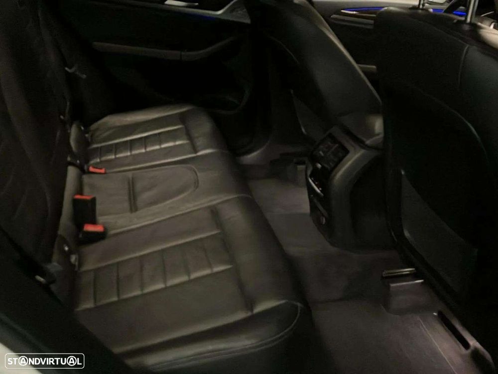 BMW X3 20 d xDrive - 14