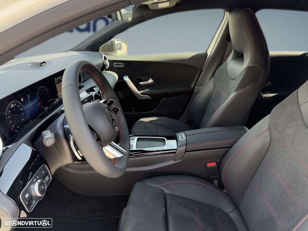 Mercedes-Benz A 200 — fotografia 11