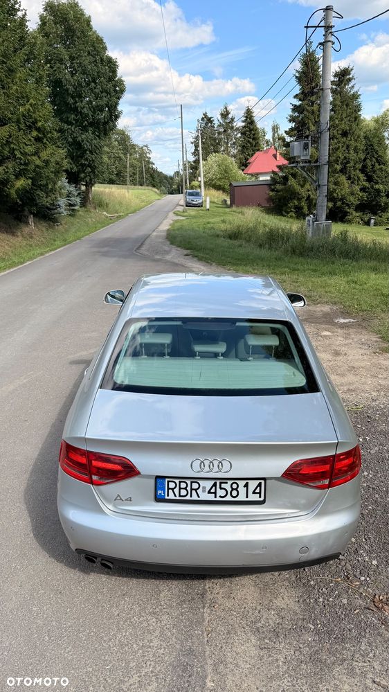 Audi A4 Limousine - 5