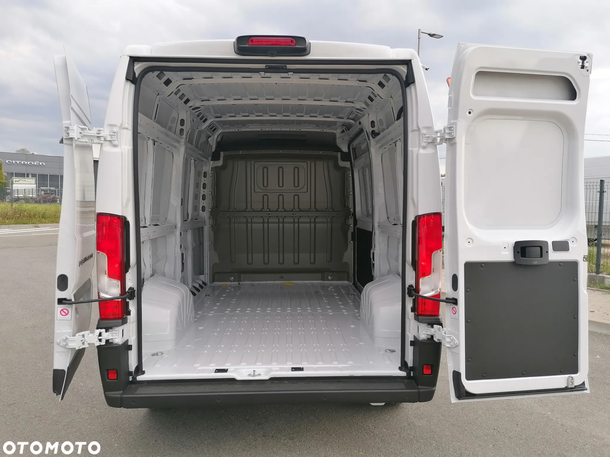 Peugeot Boxer Furgon L2H2 2.2 H3-POWER 140KM MT6 - 9