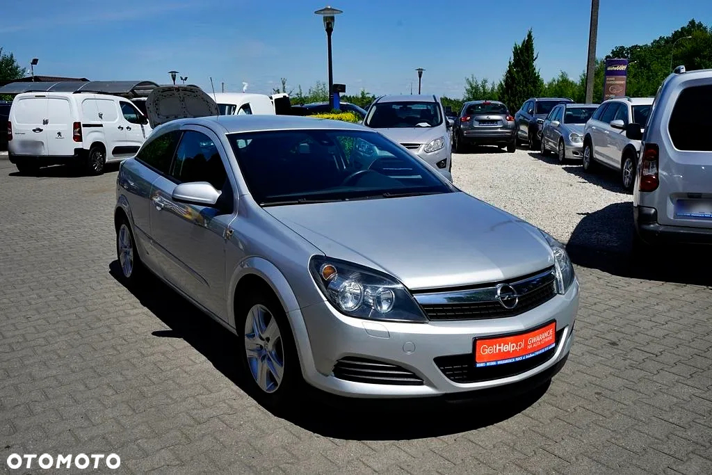 Opel Astra GTC 1.3 CDTI - 11