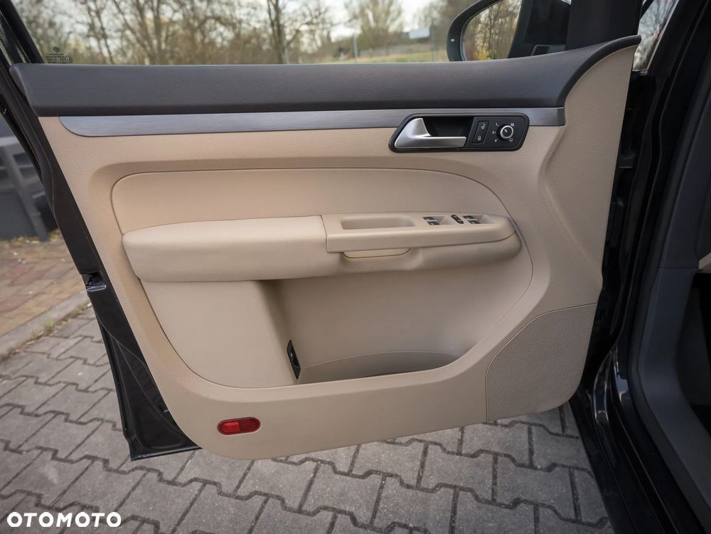 Volkswagen Touran 2.0 TDI DPF BlueMotion Technology DSG Life - 26