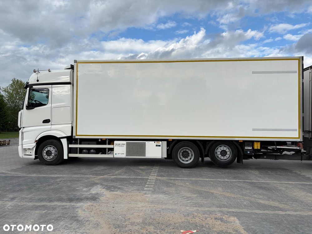 Mercedes-Benz Actros - 3