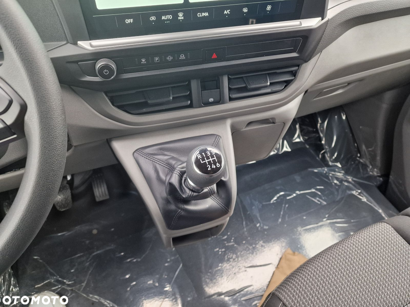 Volkswagen Transporter 2.0 TDI Manual - 9