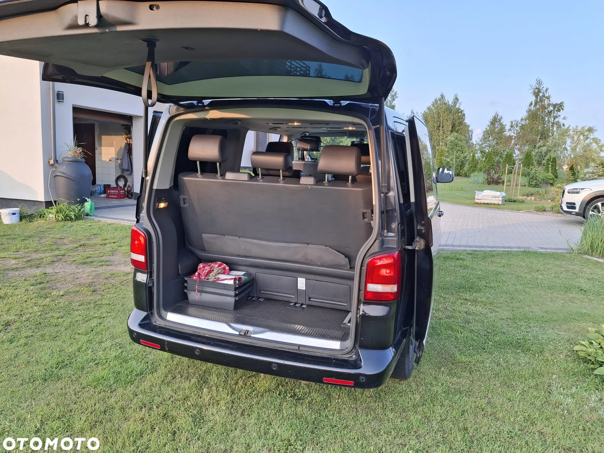 Volkswagen Multivan - 5