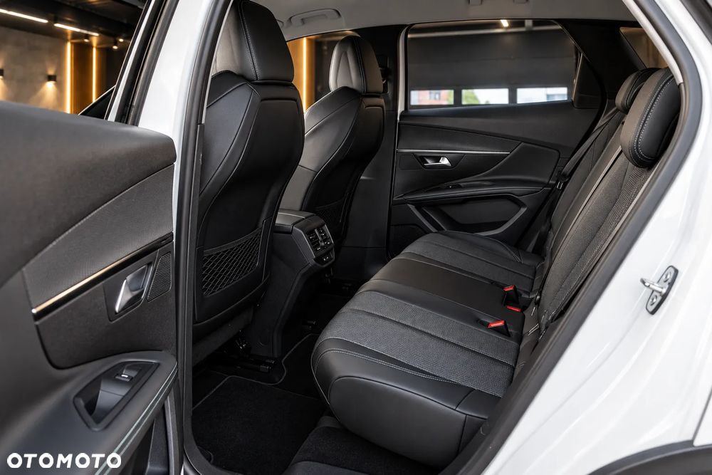 Peugeot 3008 PureTech 130 Stop & Start GPF Allure Business-Paket - 12