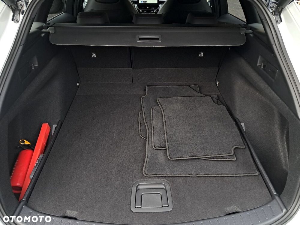 Toyota Corolla 1.8 Hybrid GR Sport - 12