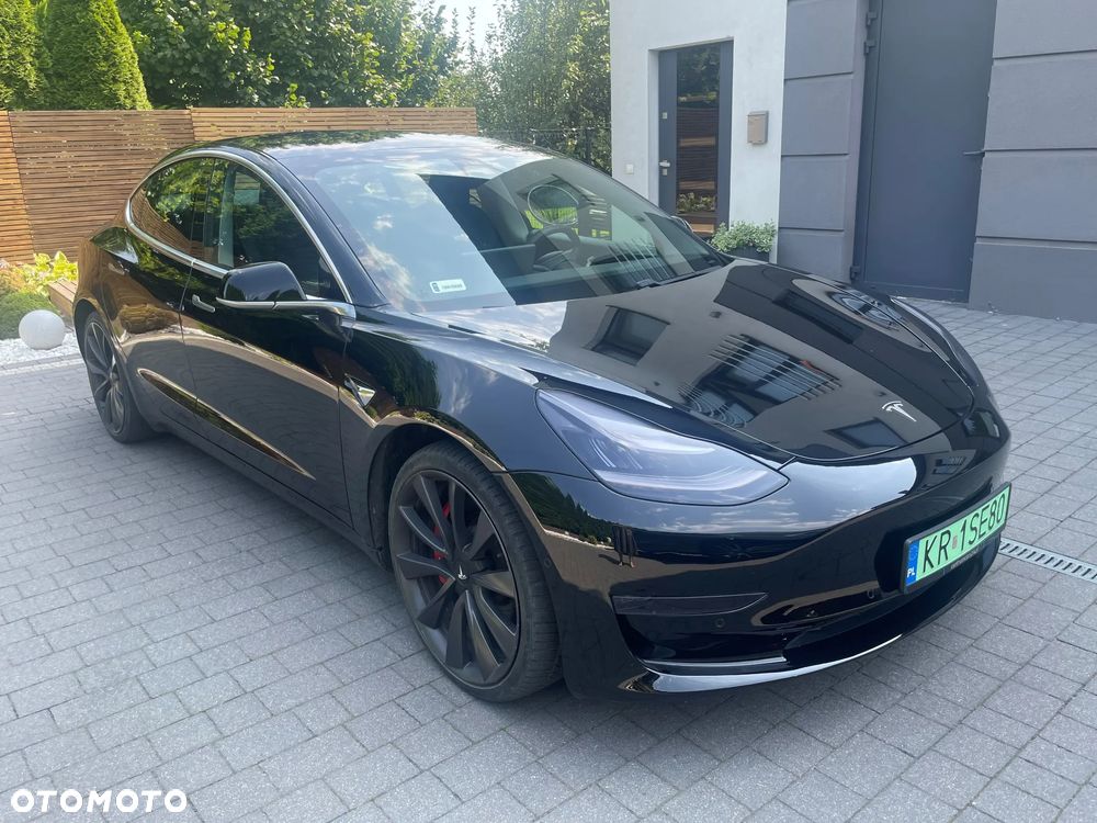 Tesla Model 3 - 3