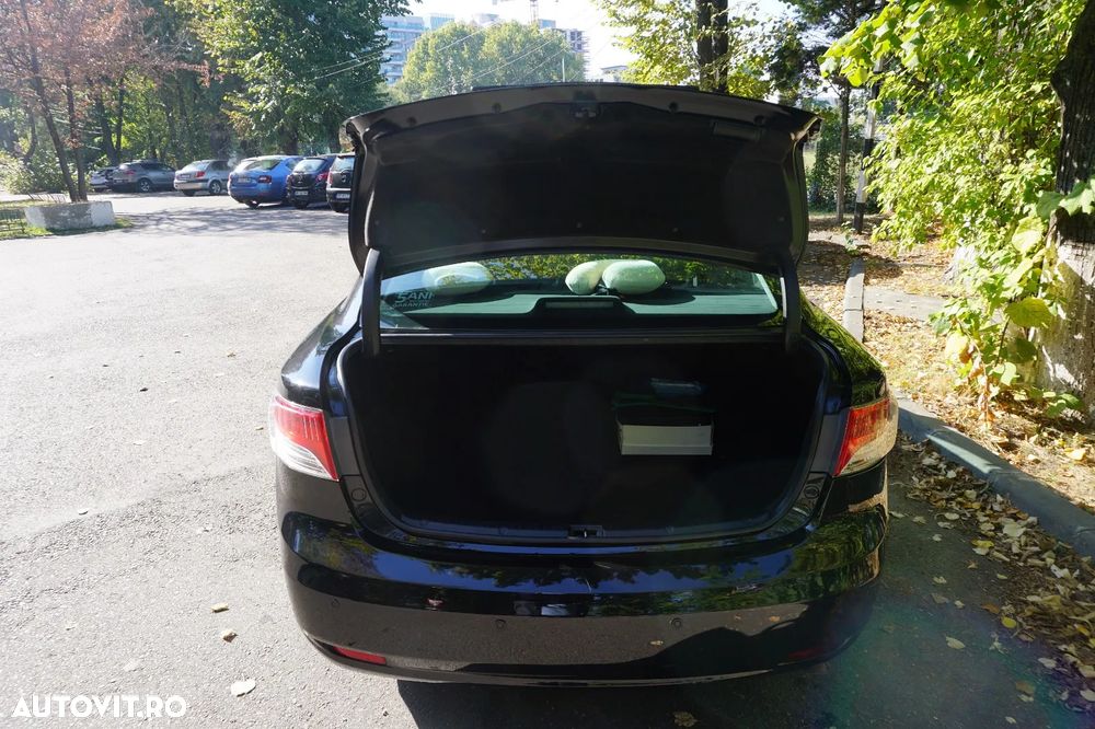 Toyota Avensis 2.0 D-4D Comfort - 8