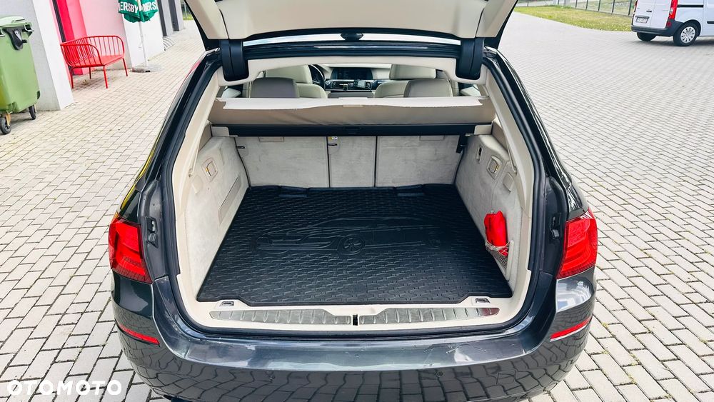 BMW Seria 5 530d xDrive - 9