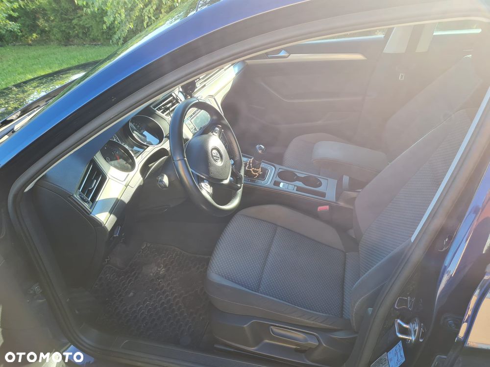 Volkswagen Passat 1.6 TDI (BlueMotion Technology) Comfortline - 13