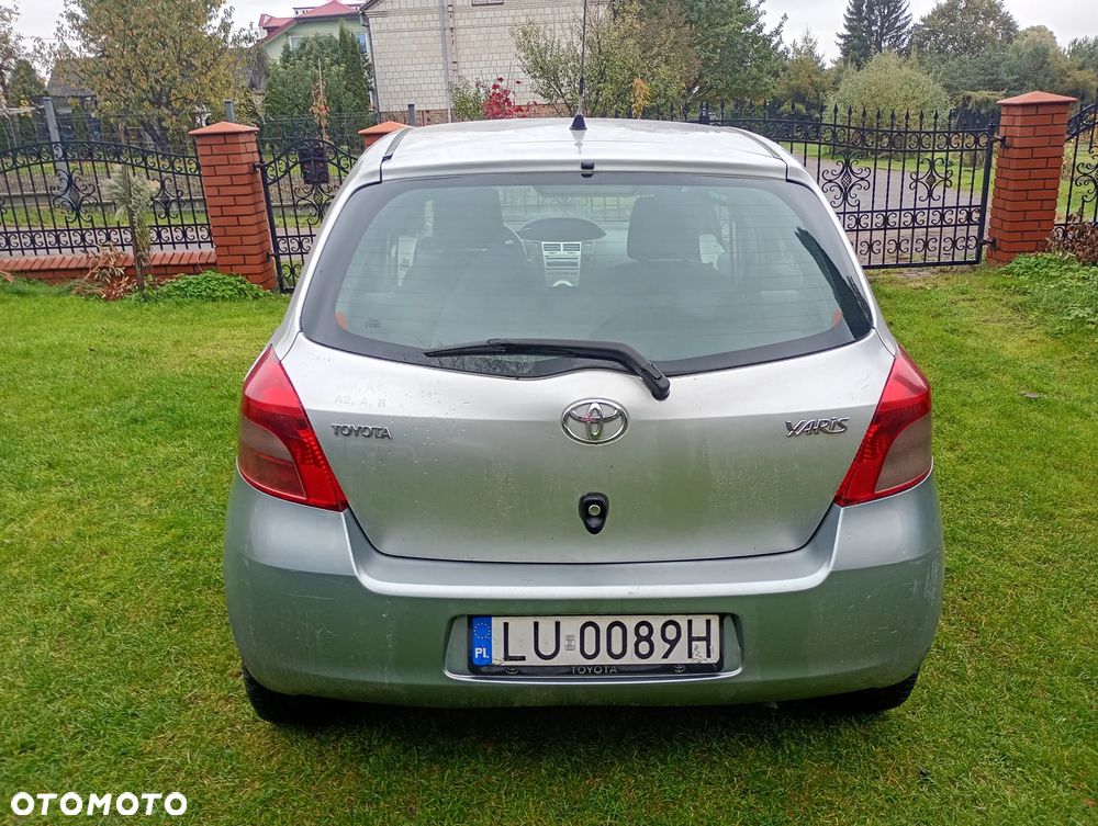 Toyota Yaris - 8