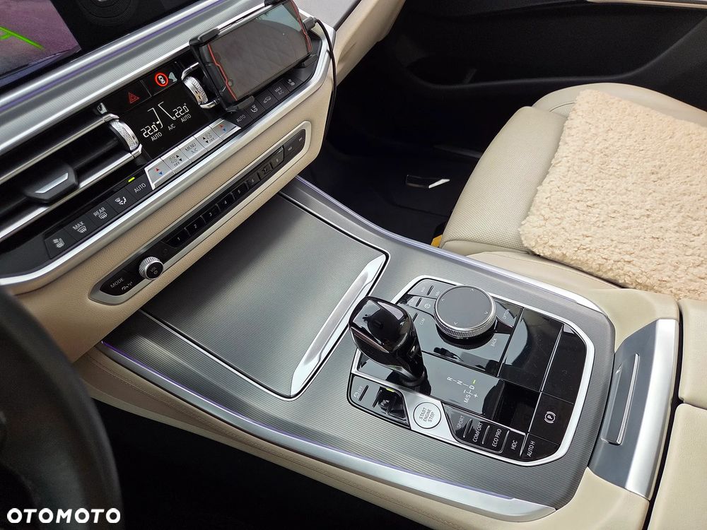 BMW X5 xDrive30d mHEV - 37