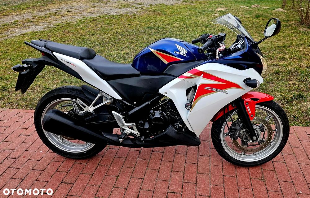 Honda CBR - 1