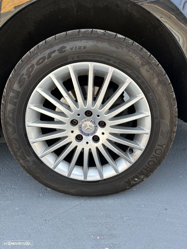 Mercedes-Benz V 220 - 4