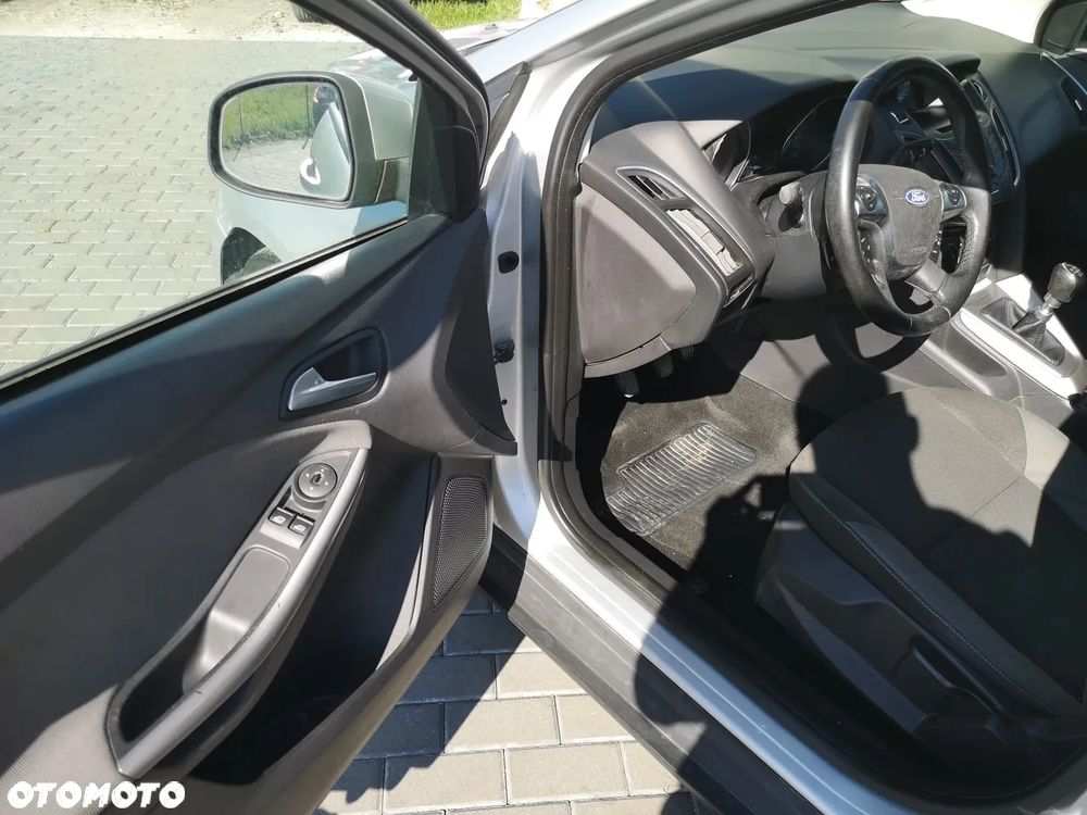 Ford Focus 1.6 TDCi DPF Ambiente - 21