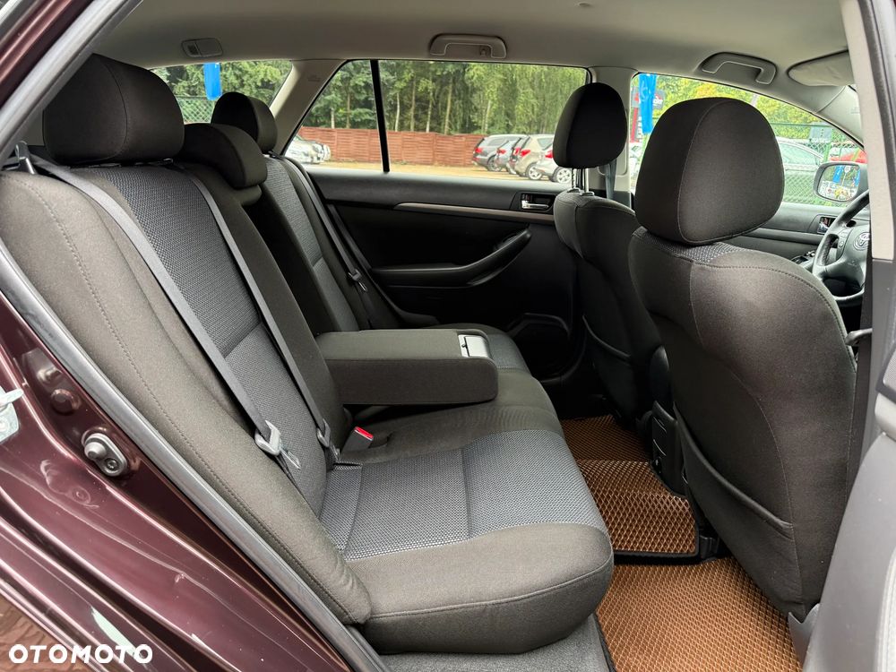 Toyota Avensis 2.0 D-4D - 9