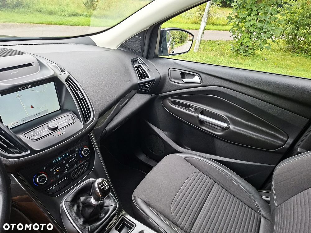 Ford Kuga 1.5 EcoBoost 2x4 Titanium - 13