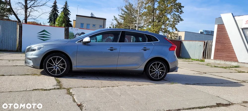 Volvo V40 D2 Drive-E R-Design Momentum - 9