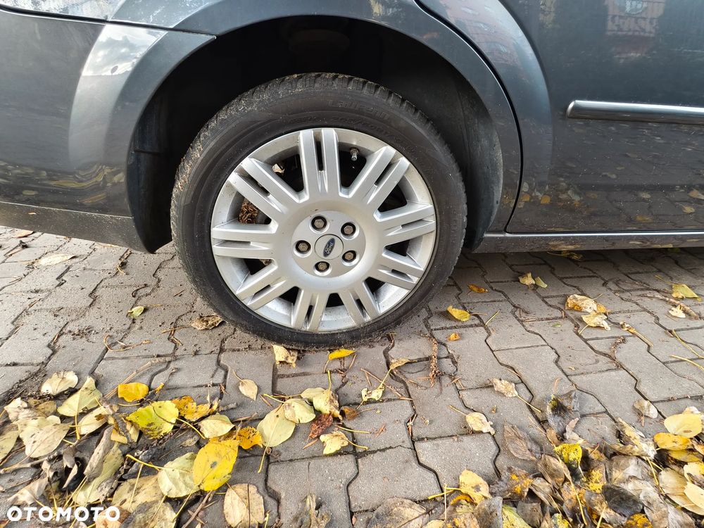 Ford Mondeo 1.8 Ghia - 13