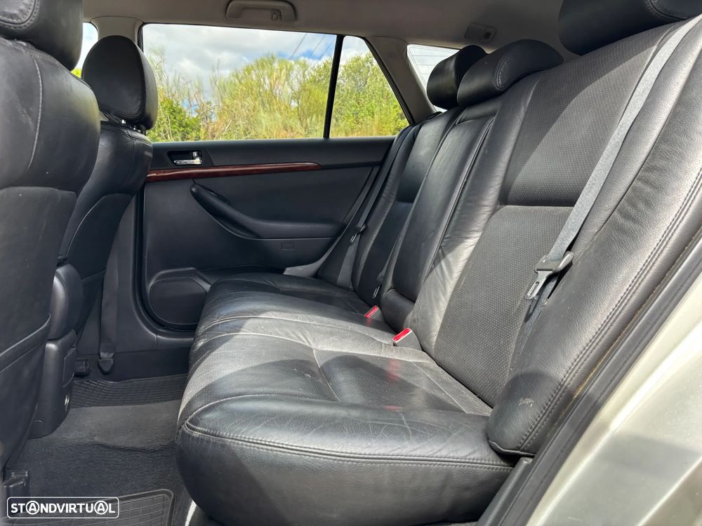Toyota Avensis SW 2.0 D-4D - 6