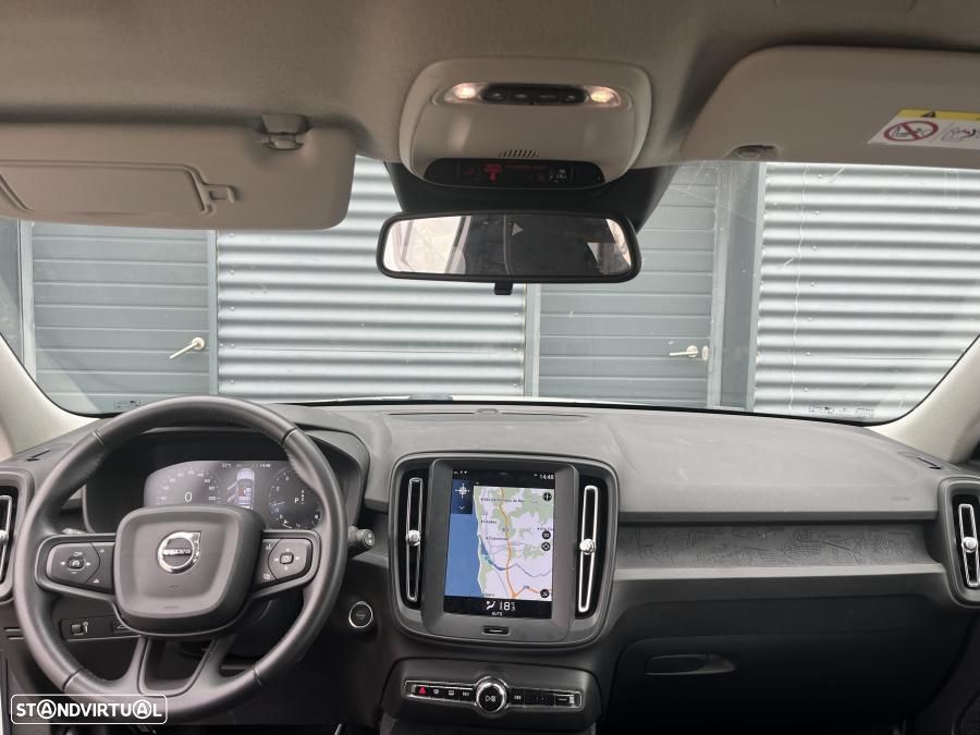 Volvo XC 40 1.5 T2 Momentum Geartronic - 32