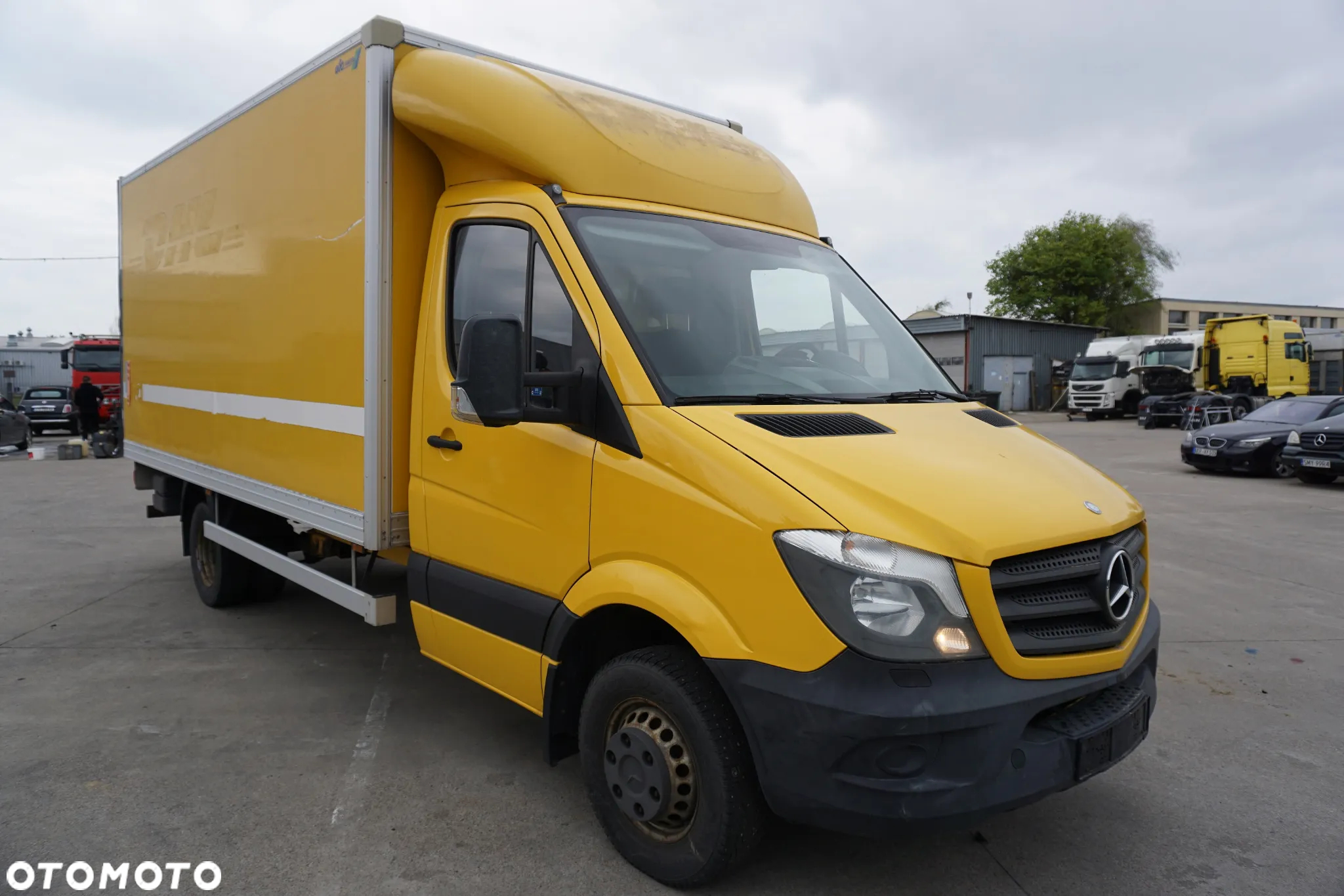 Mercedes-Benz Sprinter - 2