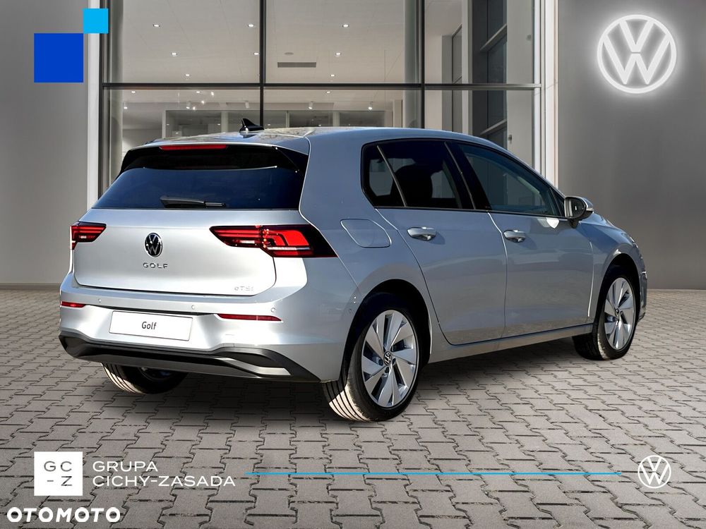 Volkswagen Golf - 8