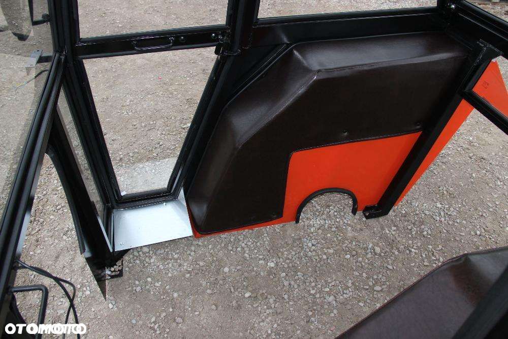 Kabina ciągnikowa kabina do ciągnika C-360 z błotnikami standard - 4