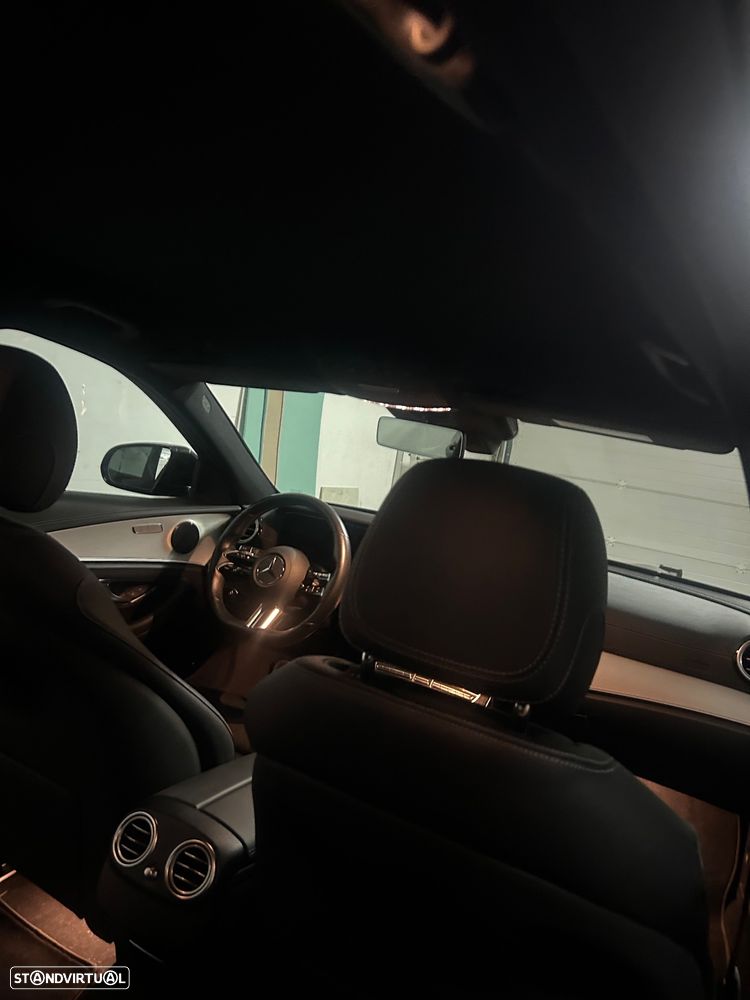 Mercedes-Benz E 300 de 4Matic 9G-TRONIC AMG Line - 17