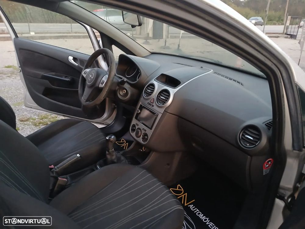 Opel Corsa 1.2 Enjoy - 2