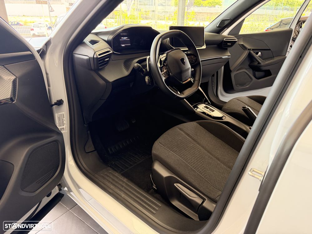 Peugeot 2008 Hybrid 145 e-DSC Style - 16
