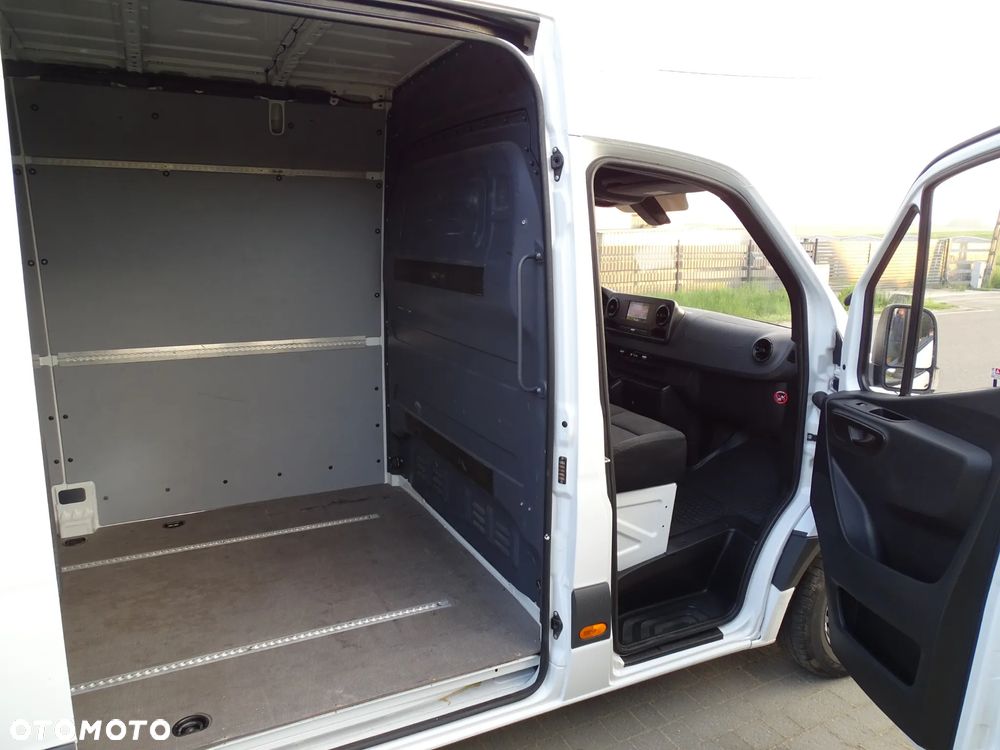 Mercedes-Benz SPRINTER - 15